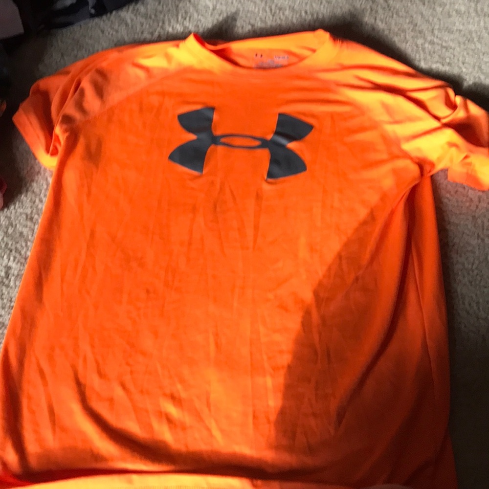 Bin3 Under Armour orange heat gear shirt YLG